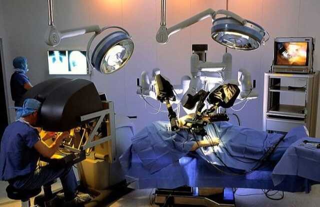 В Испании впервые в мире пересадили легкое с помощью робота-хирурга