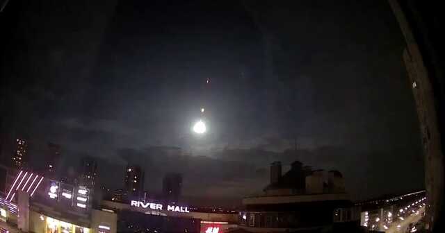 З’явилося якісне відео, на якому чітко видно спалах у небі під Києвом