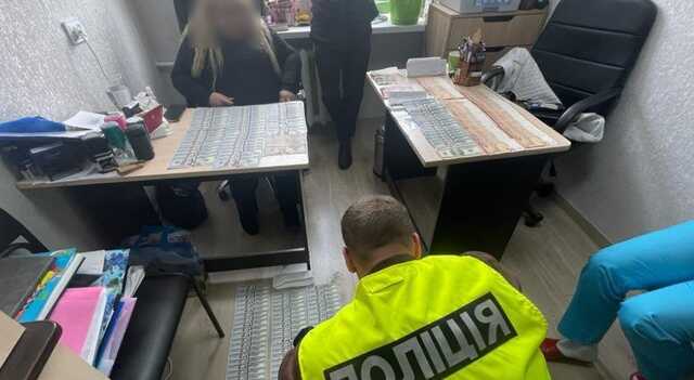 На Хмельниччині викрито групу лікарів, котрі підробляли медичні довідки