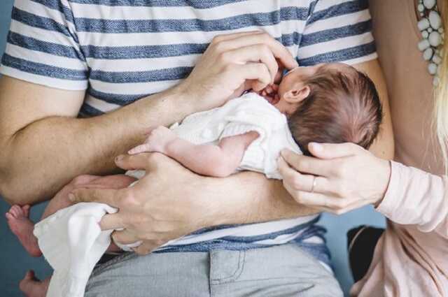 В Україні змінять умови декретної відпустки: замість матері доглядати за дитиною зможе батько