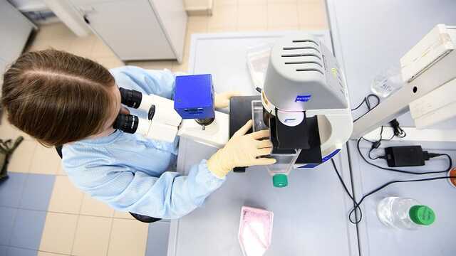 "Плакали навіть досвідчені медсестри": Китай переписує історію походження COVID-19, — ЗМІ