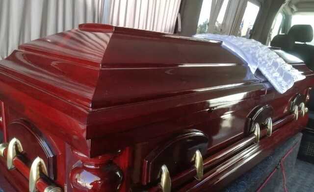 У Польщі працівники похоронного бюро "загубили" труну посеред дороги