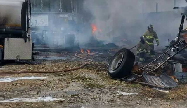 У Нижегородській області РФ на стоянці спалахнули бензовози