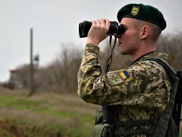 "Герої, які першими зустріли ворога": Зеленський привітав українських прикордонників