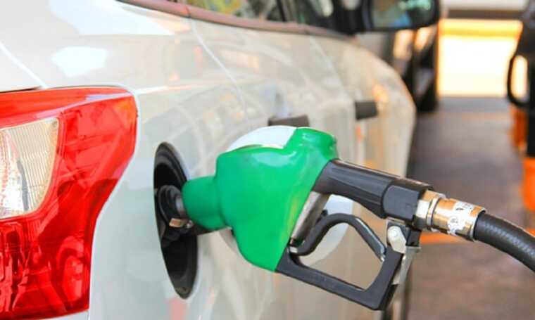 В Украине переписали цены на бензин