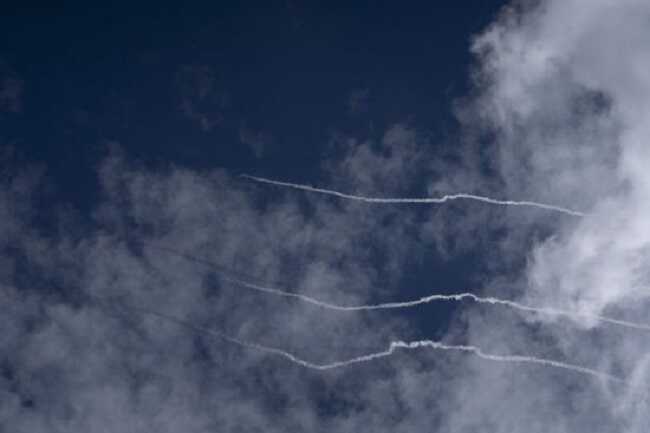 У Києві та області вибухи, працює ППО