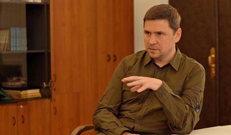 Подоляк про російські заяви щодо Бахмуту: спрямовані на невибагливих споживачів