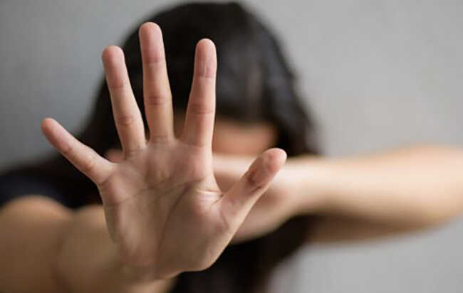 У Черкасах звільнили двох правоохоронців за злочин проти неповнолітньої