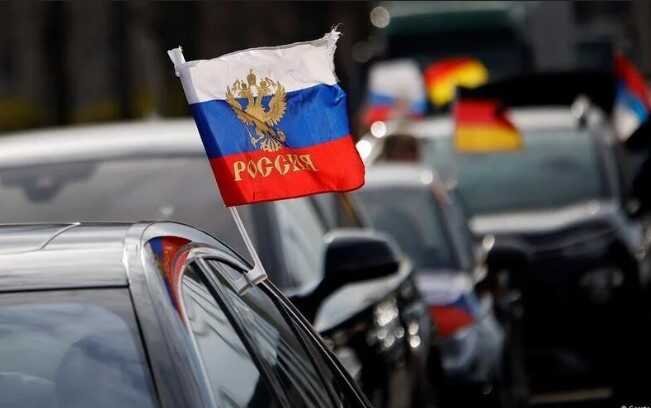 Суд Берлина разрешил российские флаги 9 мая