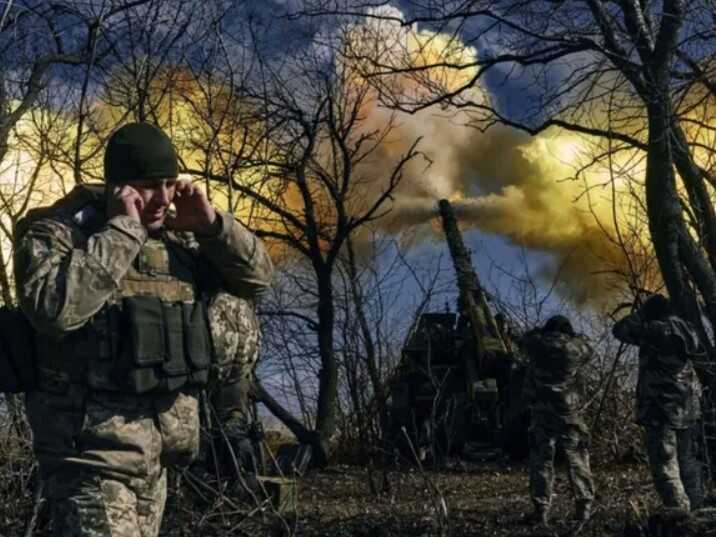 Українські захисники ліквідували за добу 690 окупантів, знищено 2 танки та 8 артсистем