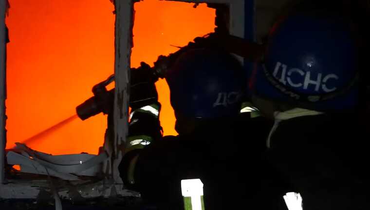 Окупанти обстріляли село Запорізької області касетними та фосфорними снарядами