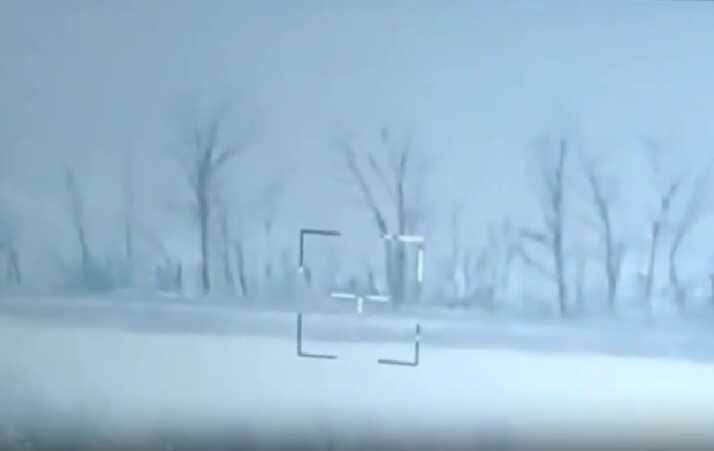 Знищення російського танка з українського ПТРК "Стугна-П"