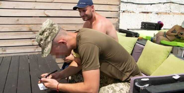 Абсолютно не виключено: чоловікам можуть вручати повістки на пляжах, – Гуменюк