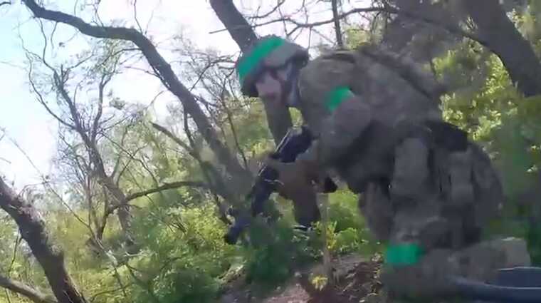 Вибили ворога з позицій. Сирський показав відео зі штурму на Бахмутському напрямку