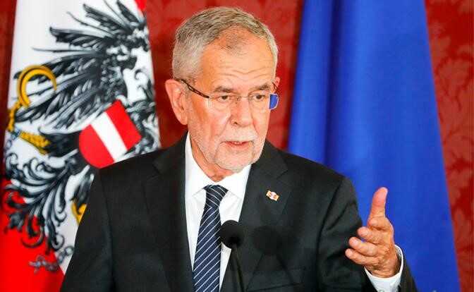 Президент і канцлер Австрії посперечалися через допомогу Україні у розмінуванні