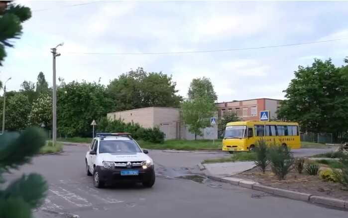 "Білі янголи" та військові під прицільним вогнем евакуювали з Бахмута ще 10 людей