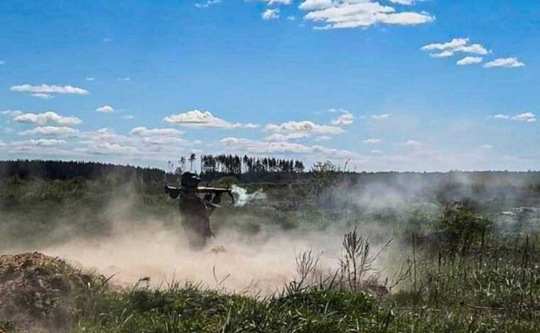 Отработали стрельбу из гранатометов: украинские военные показали фото из учений