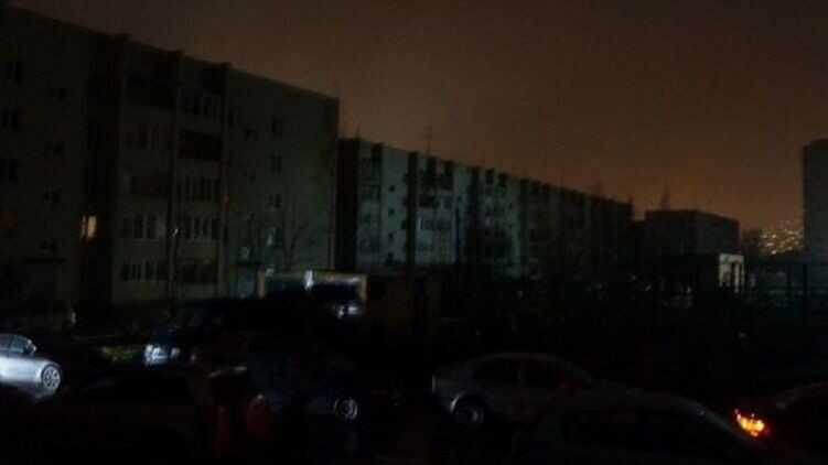 У Запоріжжі пропало світло в деяких районах через навантаження в енергосистемі