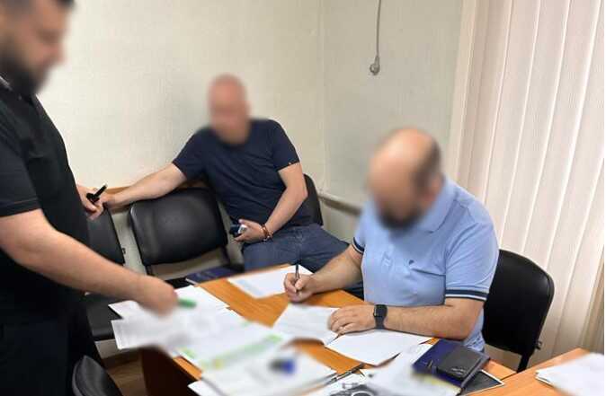 У Дніпрі поліцейського викрили у зловживанні впливом