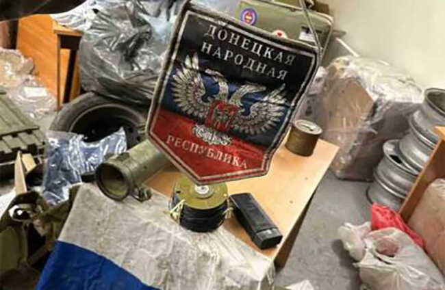 В Киеве любители «русского мира» вымогали деньги у военного. Их задержала полиция