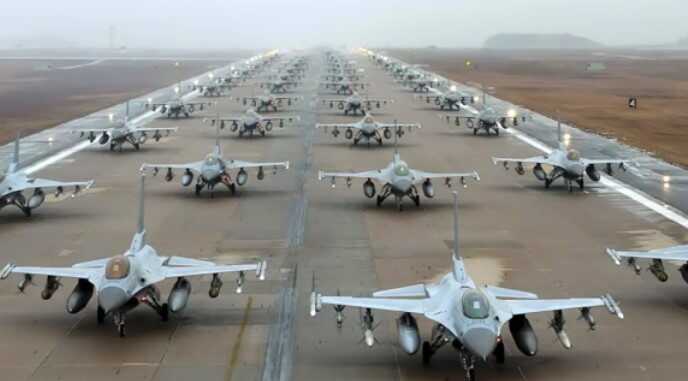 Поставка F-16 в Украину займет в лучшем случае несколько месяцев – ВВС США