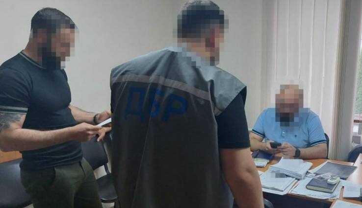 У Дніпрі на хабарі затримали заступника начальника відділення поліції