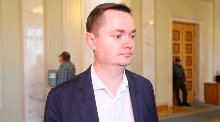 Нардеп Заблоцкий в разгар войны тайно ездил за границу с помощницей