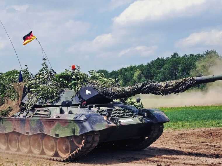 Посол Украины в Германии Макеев показал танки Leopard 1A5, обещанные ВСУ