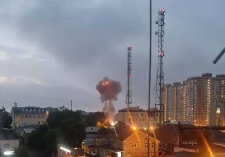 У російському Краснодарі заявили про атаку дронів, після "бавовни" піднявся дим