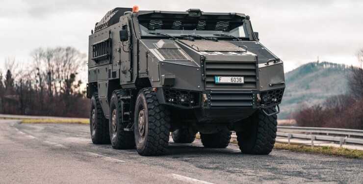 Чеська армія отримала 62 броньовики Titus 6x6: на що вони здатні