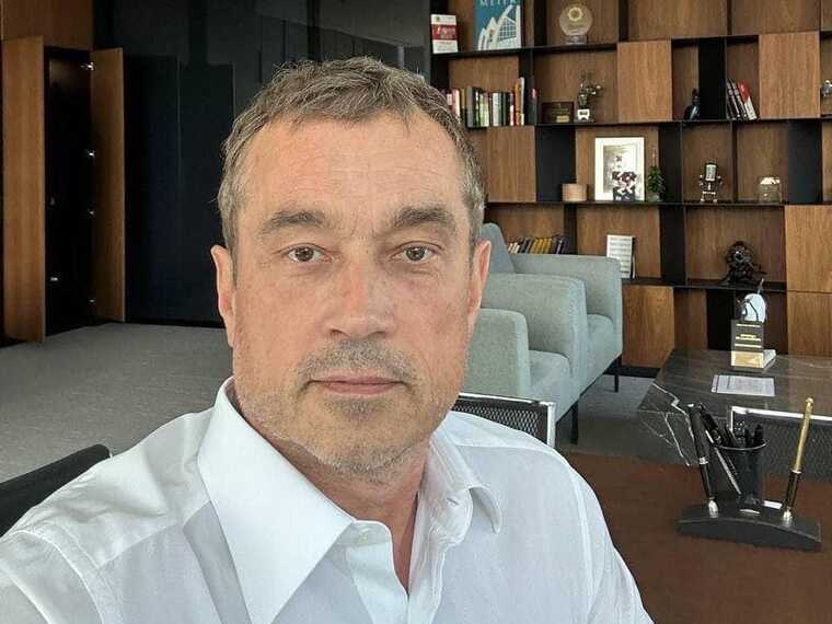 НАБУ прийшло з обшуком до олігарха Василя Хмельницького