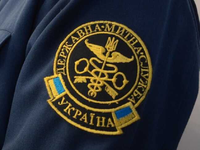 На Волині митника підозрюють у зловживаннях