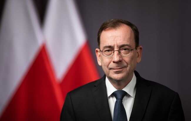 Польща хоче запровадити санкції проти кількох сотень чиновників Білорусі