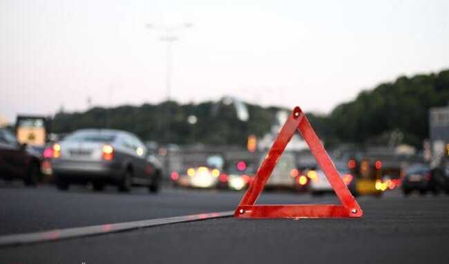 На Київщині мотоцикліст влетів у людей на пішохідному переході