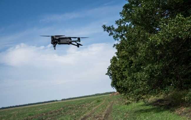 У Підмосков’ї над військовою технікою помітили дрони. Операторів нібито затримали