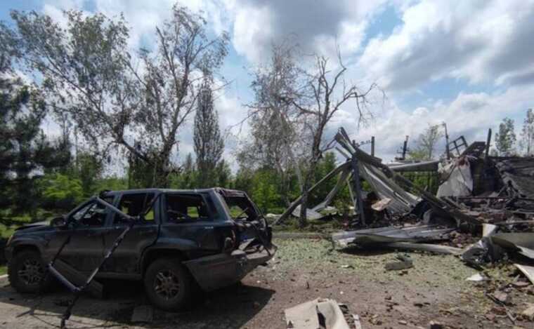 Оккупанты сбросили авиабомбы на АЗС в Торецке, погиб мужчина