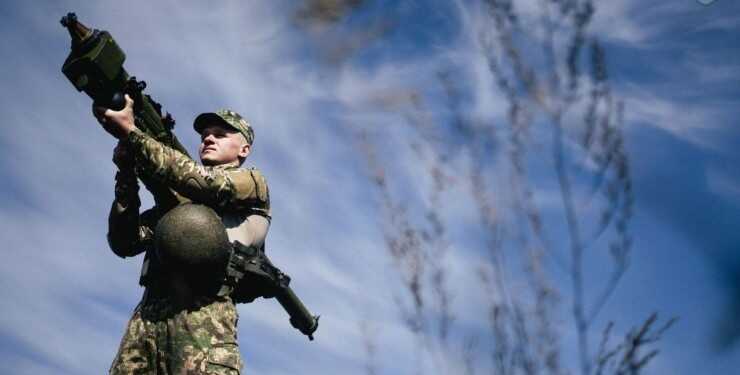 Повторив подвиг: боєць Нацгвардії знищив із "Ігли" ракету, що летіла на Київ
