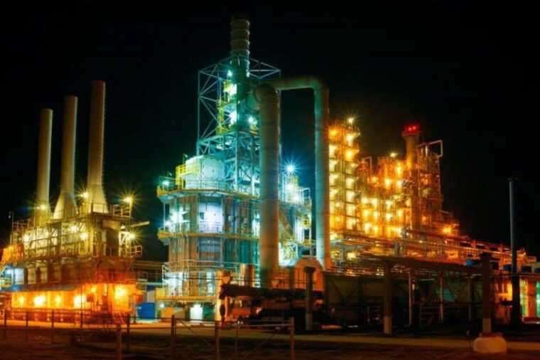 У Краснодарському краї спалахнула пожежа на НПЗ, повідомляють про атаку безпілотника