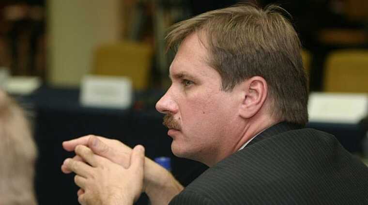 Чорновил назвал невесту Да Винчи "подолигархической шмарой": соцсети возмущены