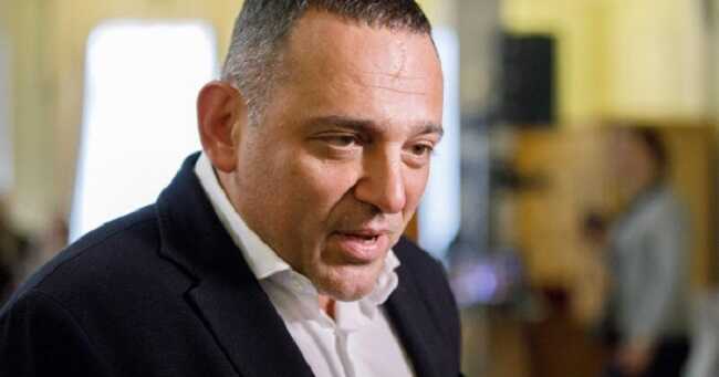 Нардеп Бужанський влаштував провокацію у прямому ефірі, відмовившись перейти на українську мову