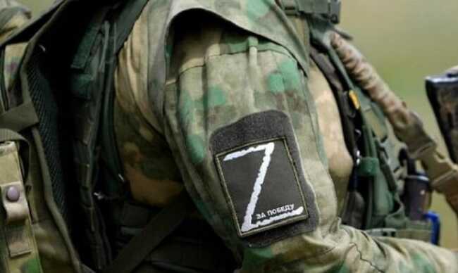 За мародерство в Катюжанці на Київщині російському розвіднику-снайперу оголосили підозру