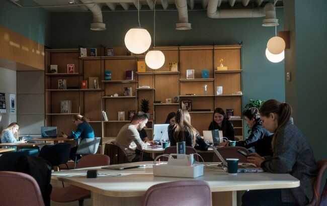 Тариф на електроенергію. У Міненерго розповіли, чи будуть нові підвищення цього року