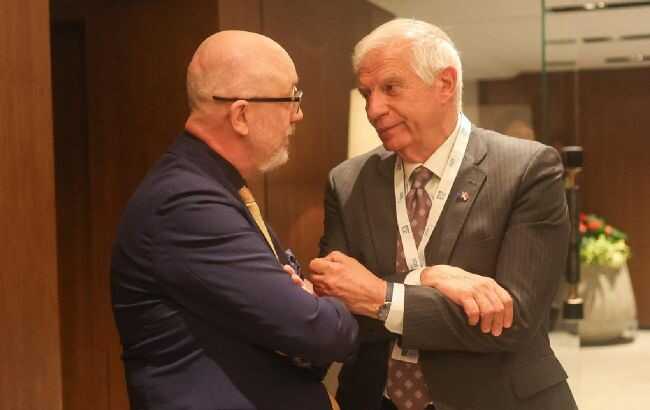 Рєзніков зустрівся з головним дипломатом ЄС у Сінгапурі