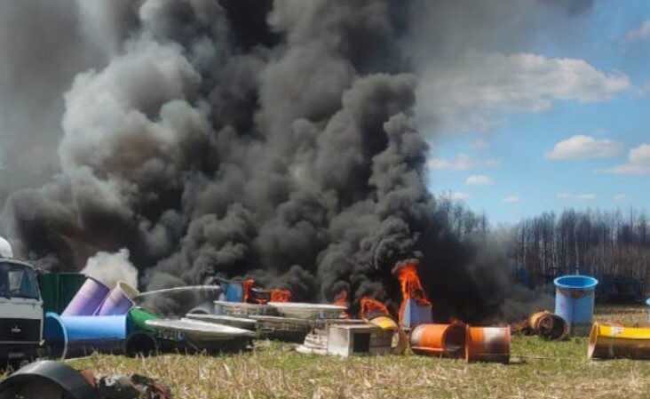 На Київщині ліквідували загоряння пластикових труб і шин