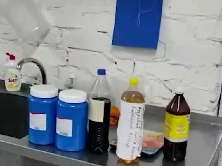 У Росії шестеро людей померли через сидр, куплений у магазині