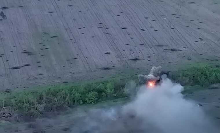 Рознесли позиції окупантів: танки ЗСУ пішли на штурм у районі Бахмута