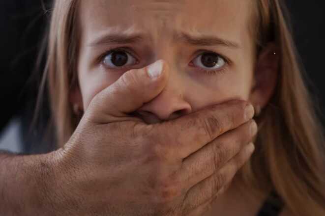 У Хмельницькому 76-річного пенсіонера підозрюють у педофілії