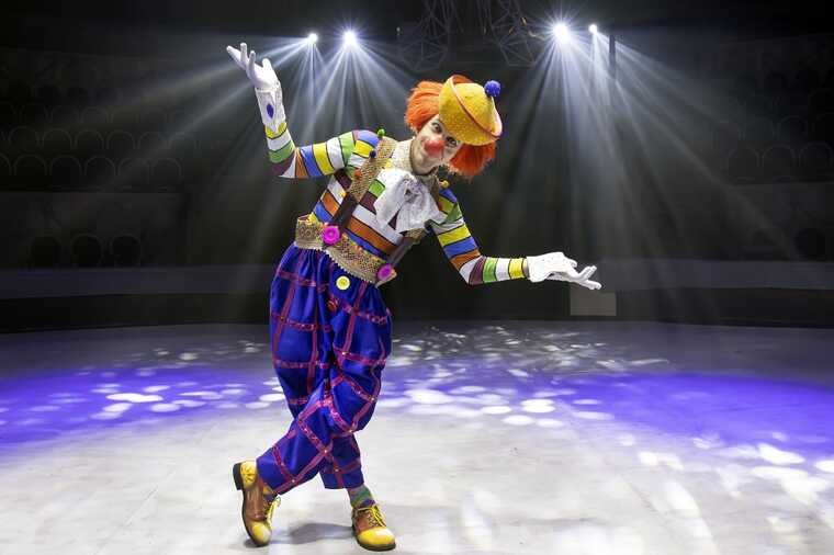 У Росії родинам "мобіків", які загинули на війні проти України, видали білети в цирк