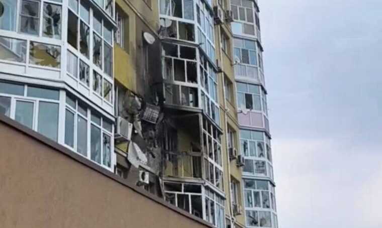 У Воронежі безпілотник врізався у житловий будинок, пролунав вибух