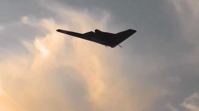 У низці регіонів оголосили повітряну тривогу, повідомляють про загрозу дронів-камікадзе